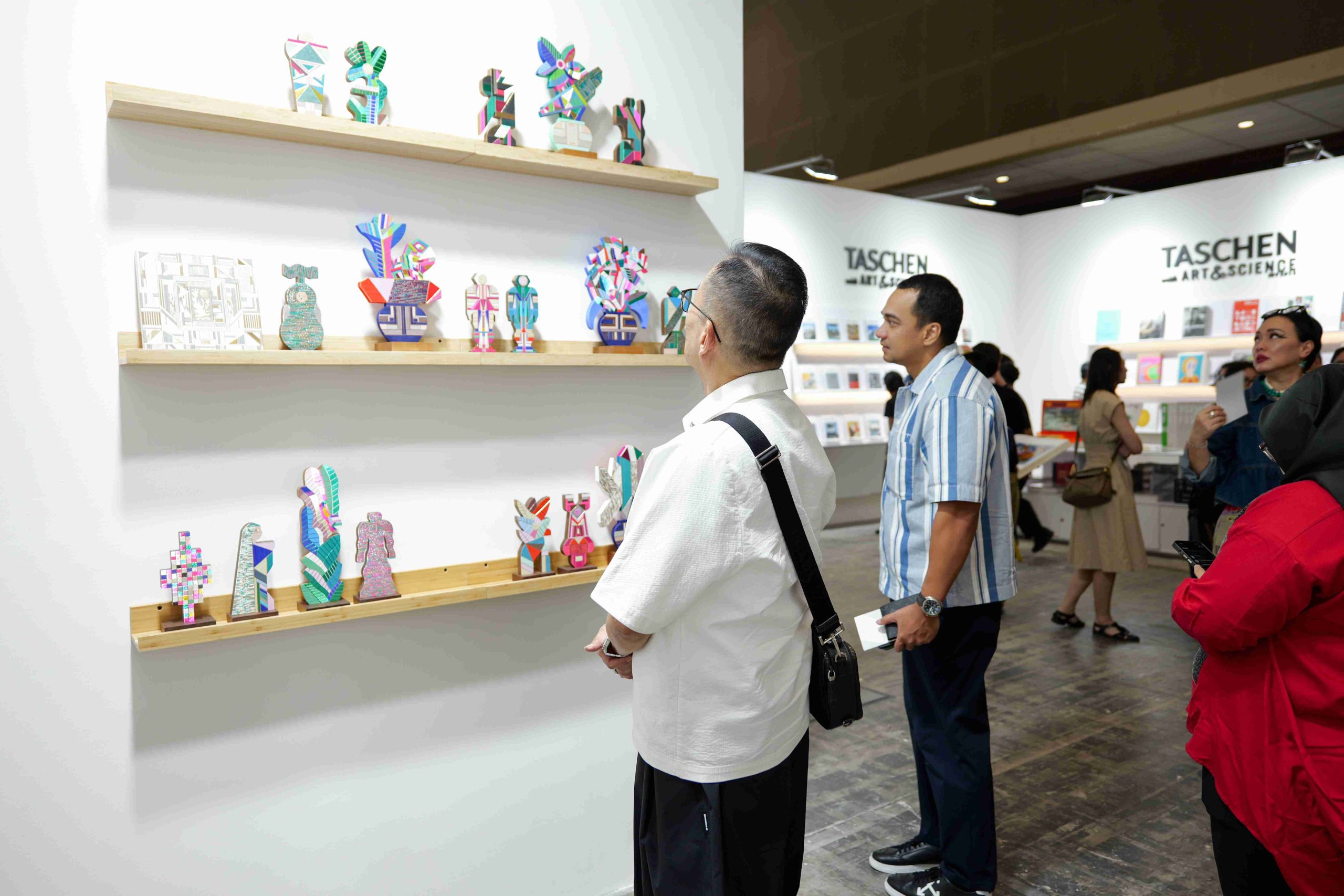 ArtJkt3Oct-161_11zon